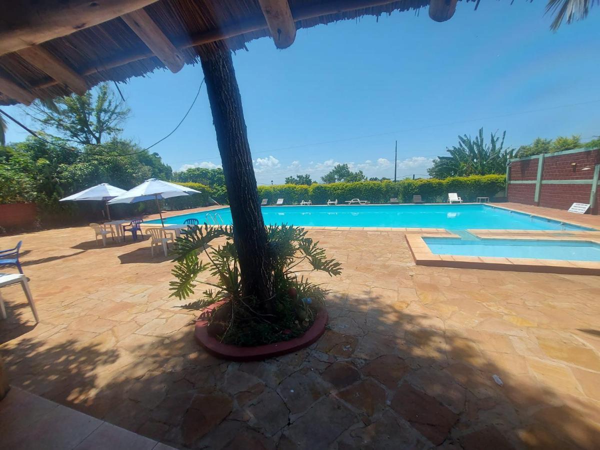 Palmas Park Hotel Y Restaurant Obligado Екстер'єр фото